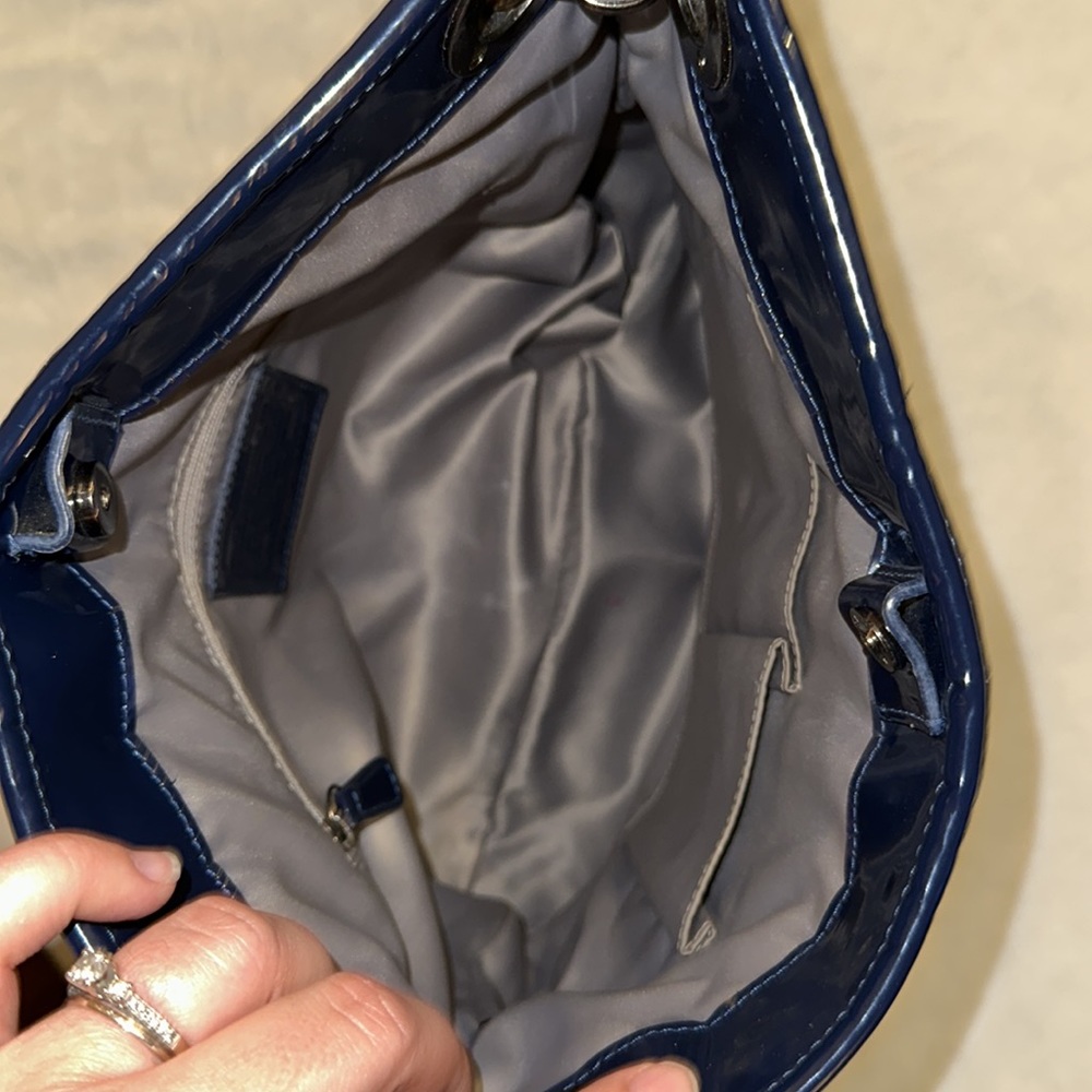 Coach poppy liquid glass navy two way - Picture 7 of 17